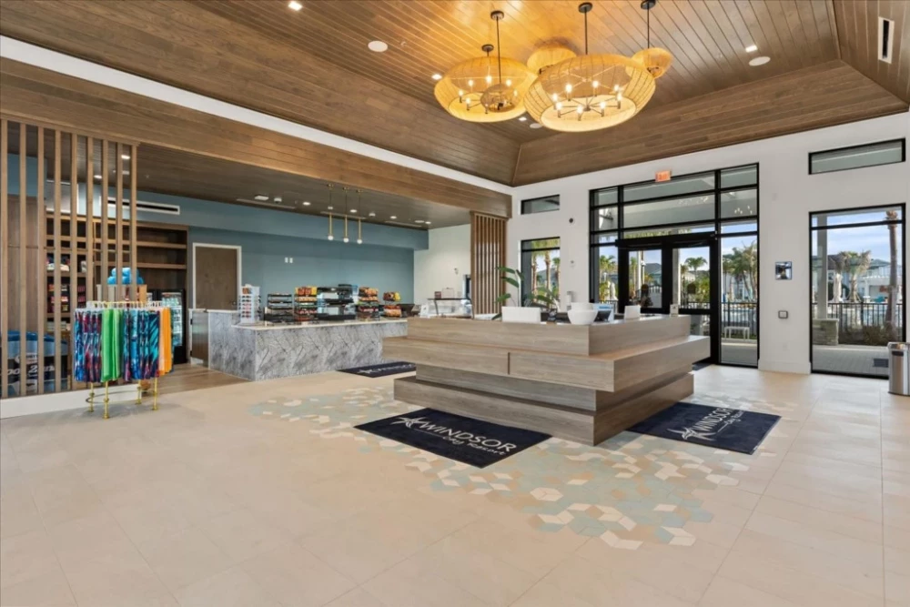 Windsor Cay 18