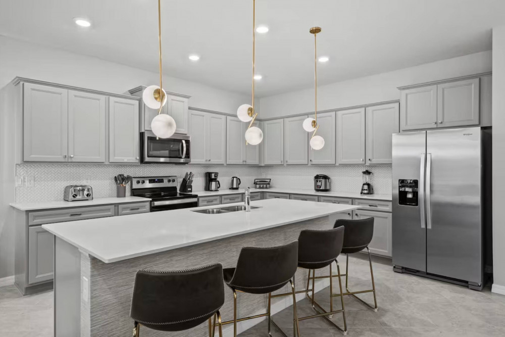 Windsor Cay 32