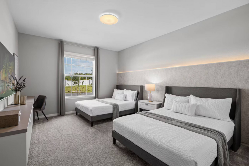 Windsor Cay 32