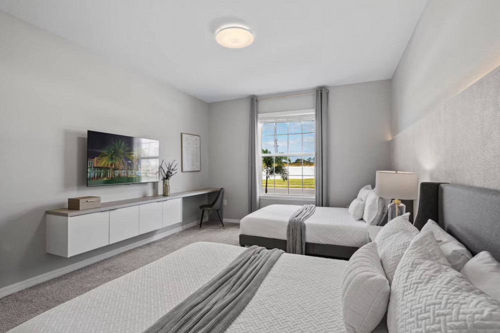 Windsor Cay 32