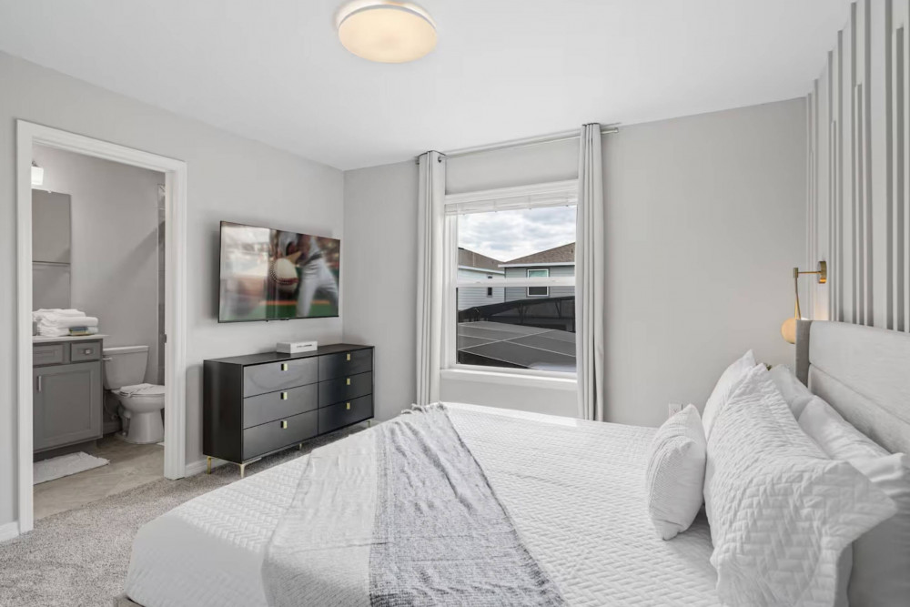 Windsor Cay 32