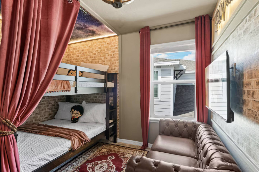Windsor Cay 32
