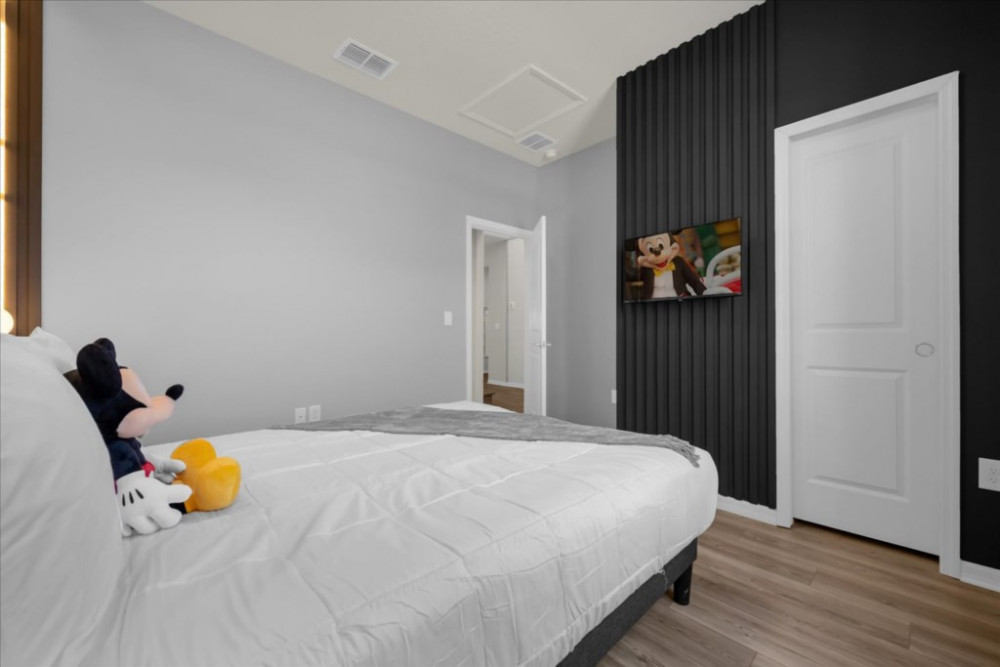 Windsor Cay 47