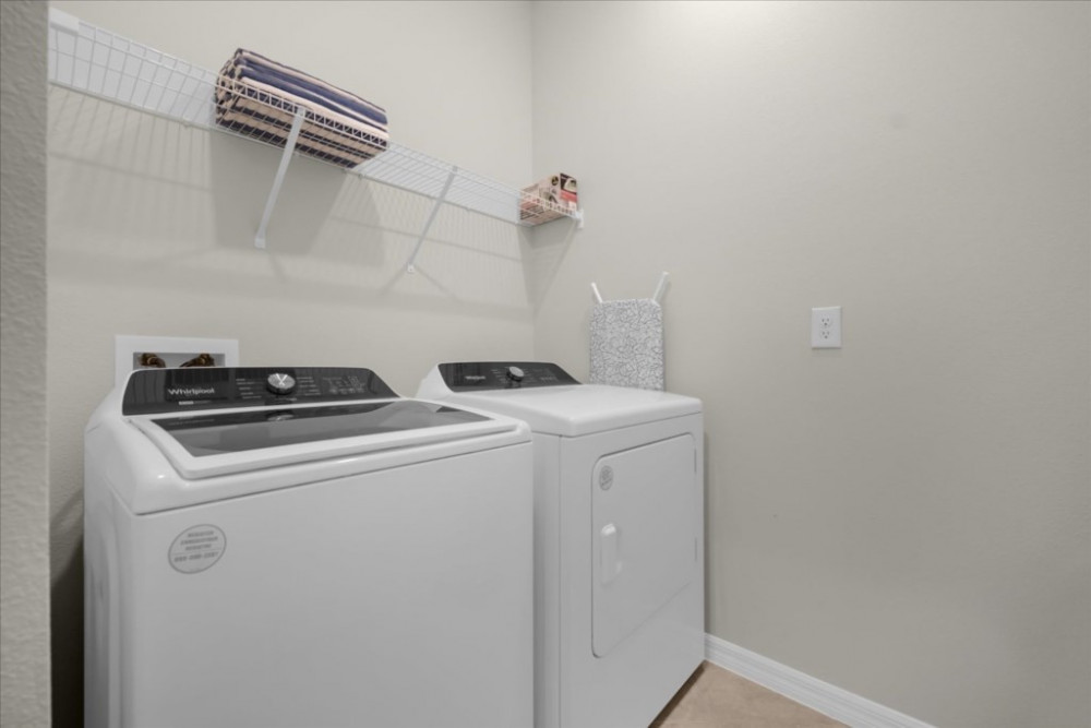 Windsor Cay 47