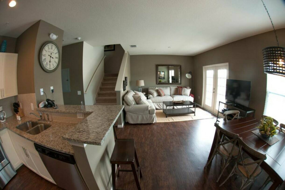 West Lucaya Village 4