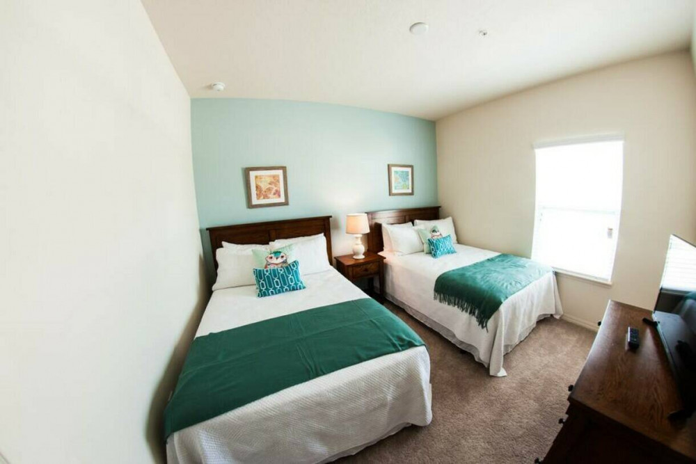 West Lucaya Village 4