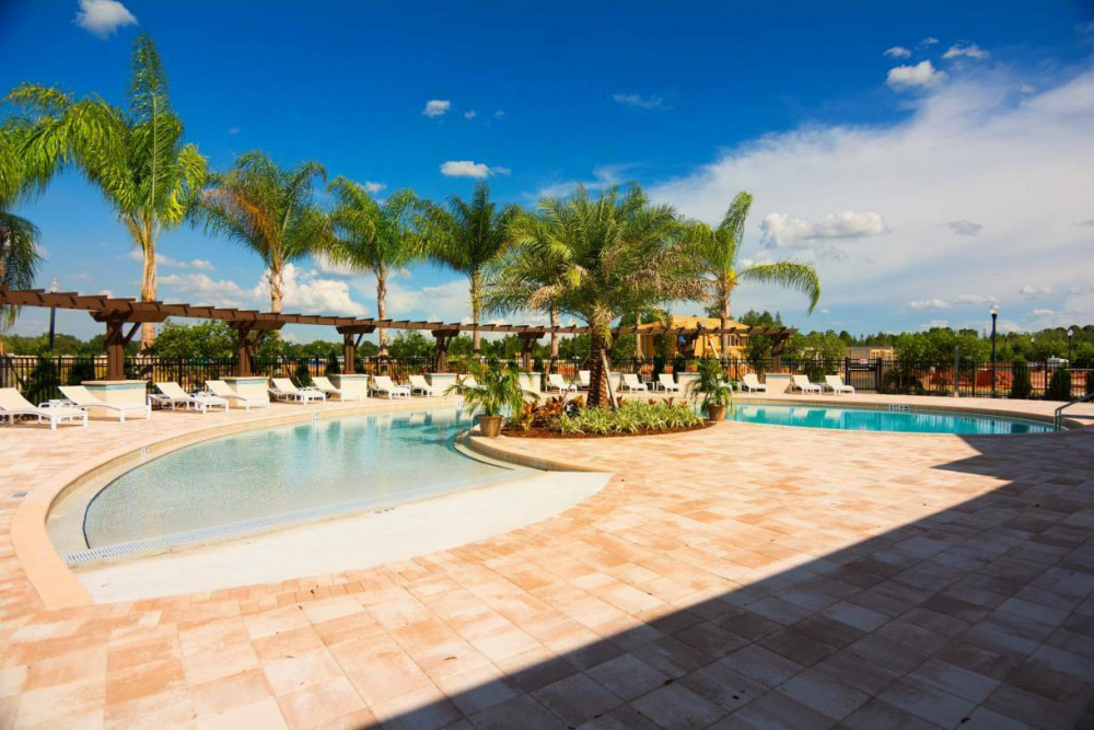 West Lucaya Village 4