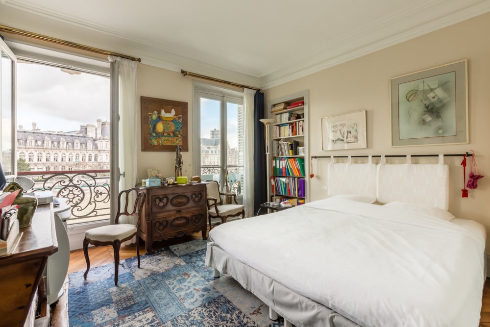 Overlooking the Seine on Ile de la Cité