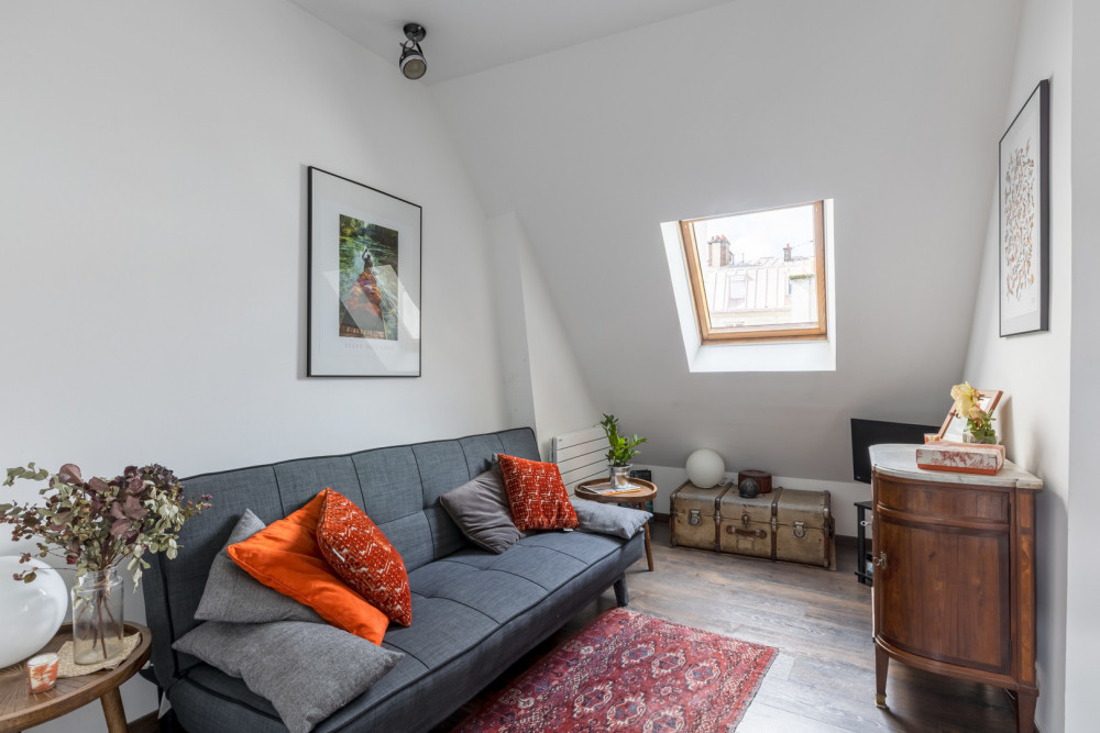 Footsteps from the Arc de Triomphe