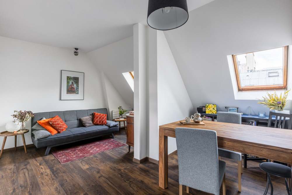 Footsteps from the Arc de Triomphe