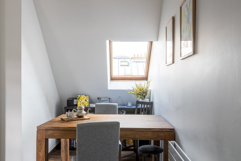 Footsteps from the Arc de Triomphe