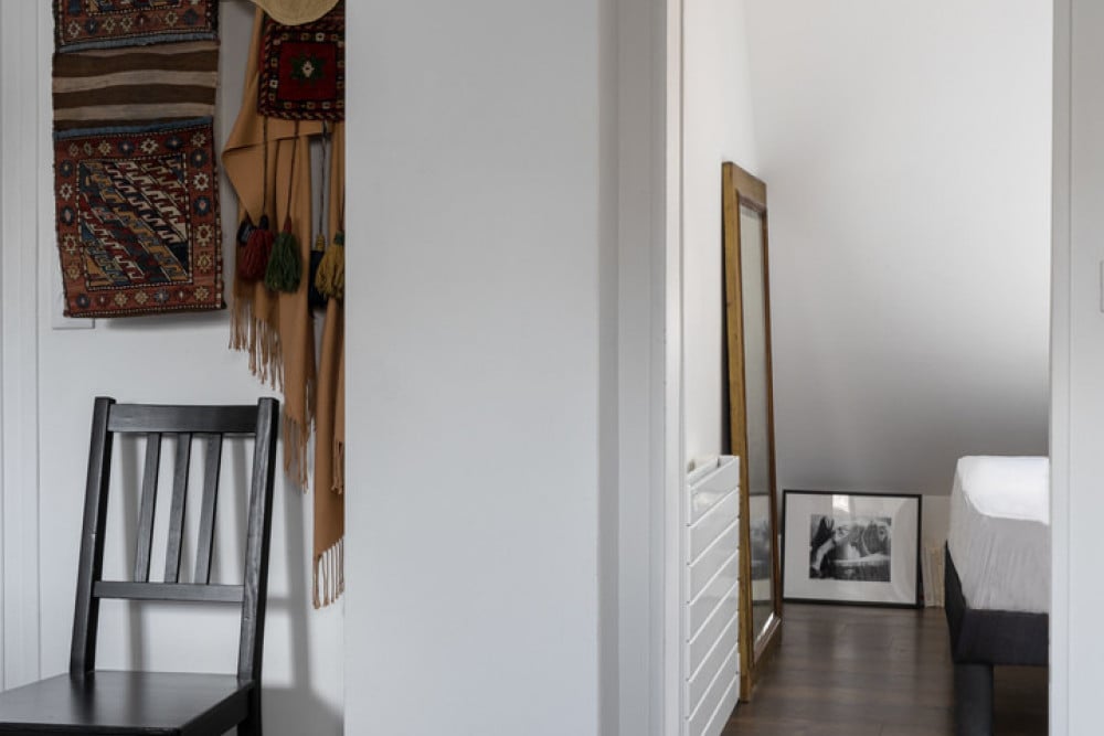 Footsteps from the Arc de Triomphe