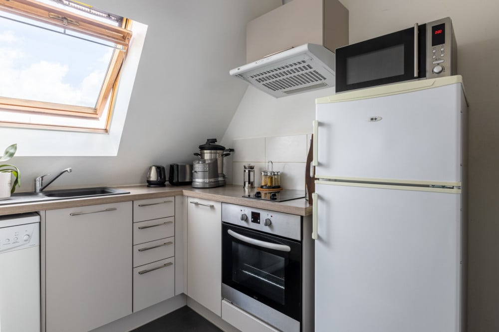 Footsteps from the Arc de Triomphe