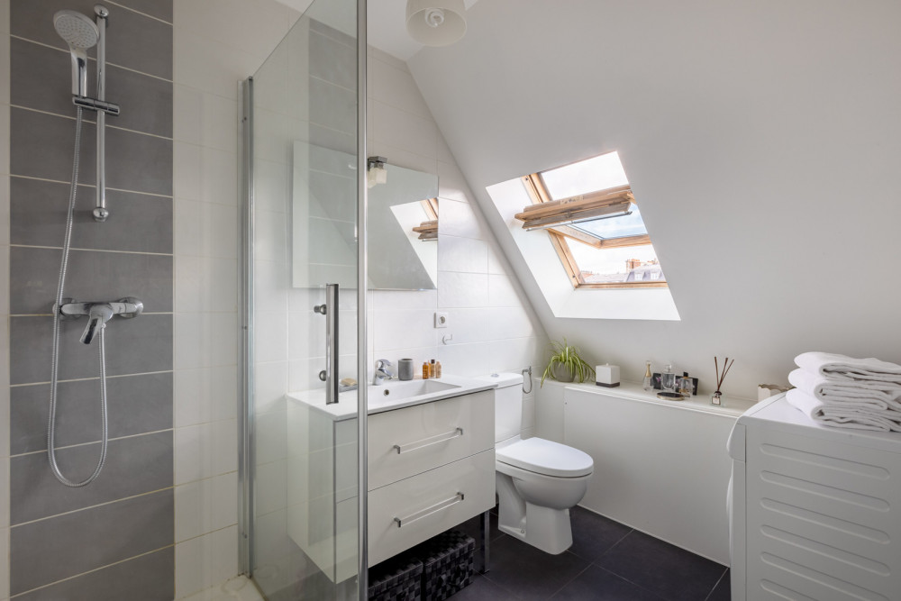 Footsteps from the Arc de Triomphe