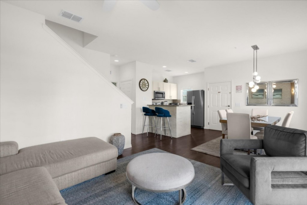 West Lucaya Village 6