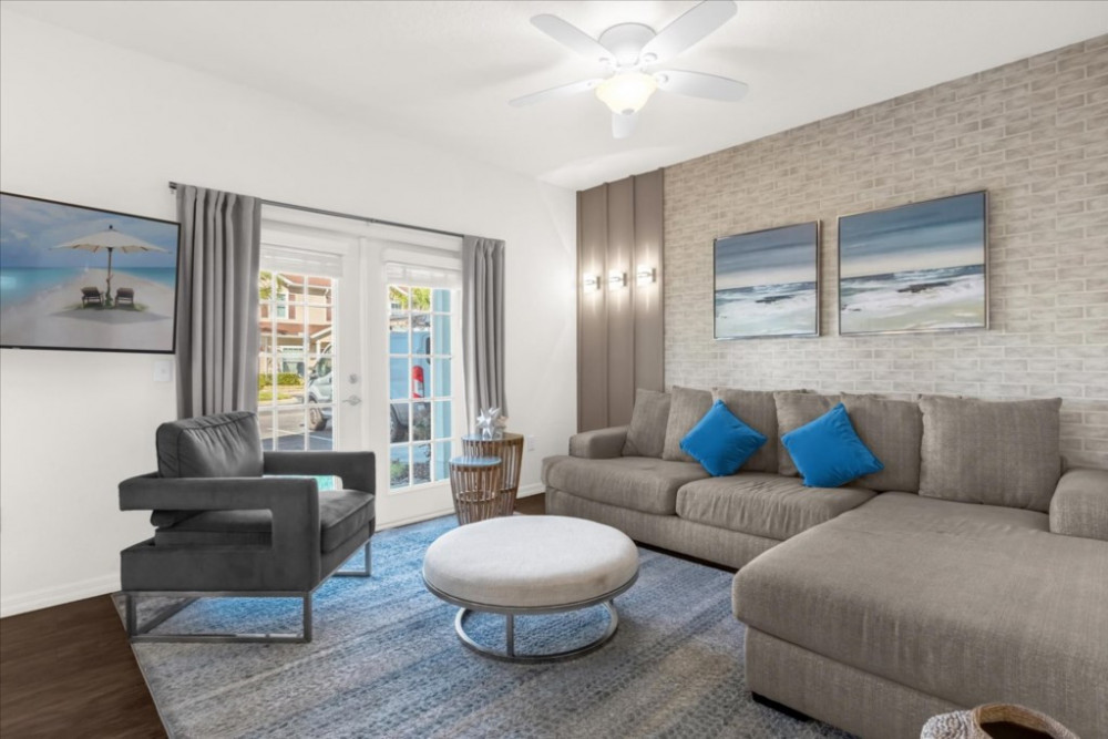 West Lucaya Village 6