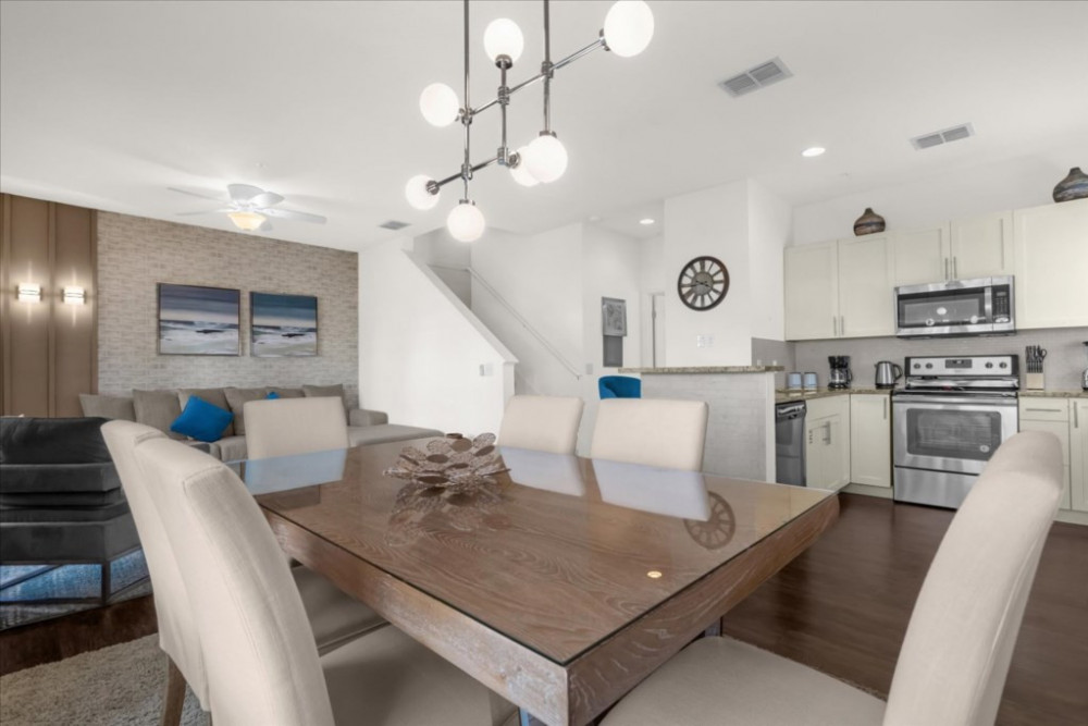 West Lucaya Village 6