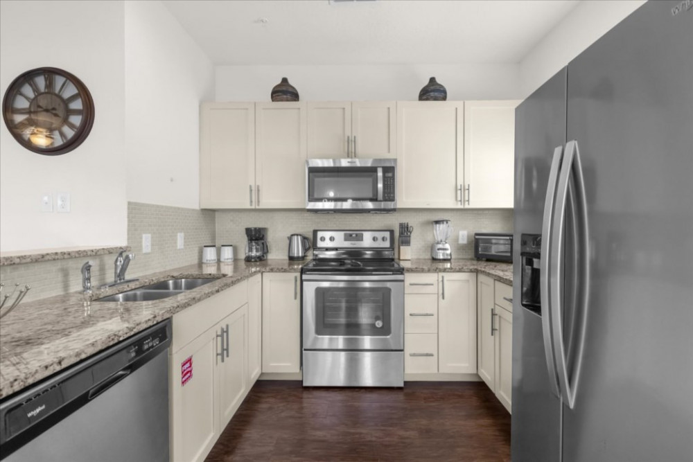 West Lucaya Village 6