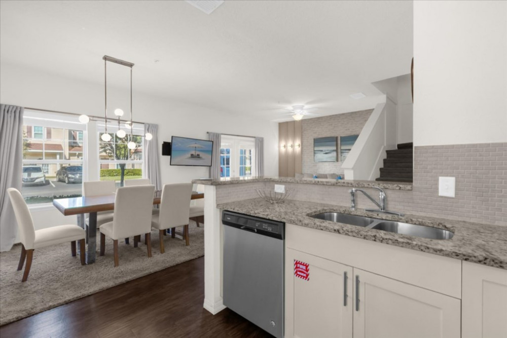 West Lucaya Village 6