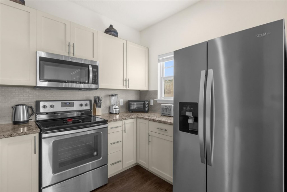 West Lucaya Village 6