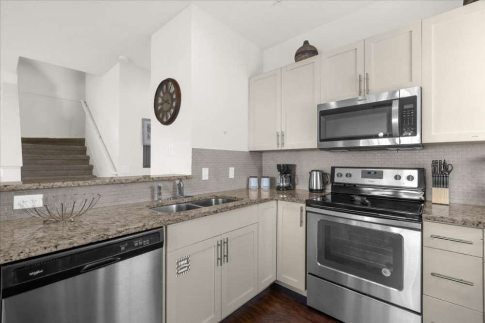 West Lucaya Village 6