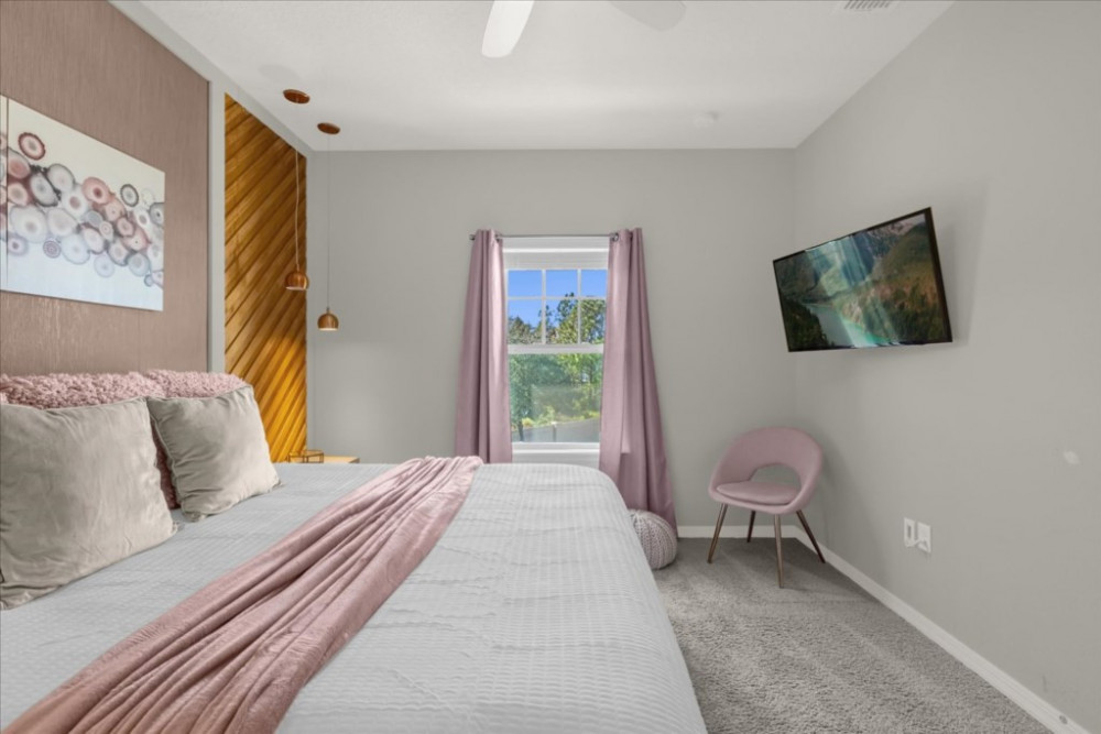 West Lucaya Village 6