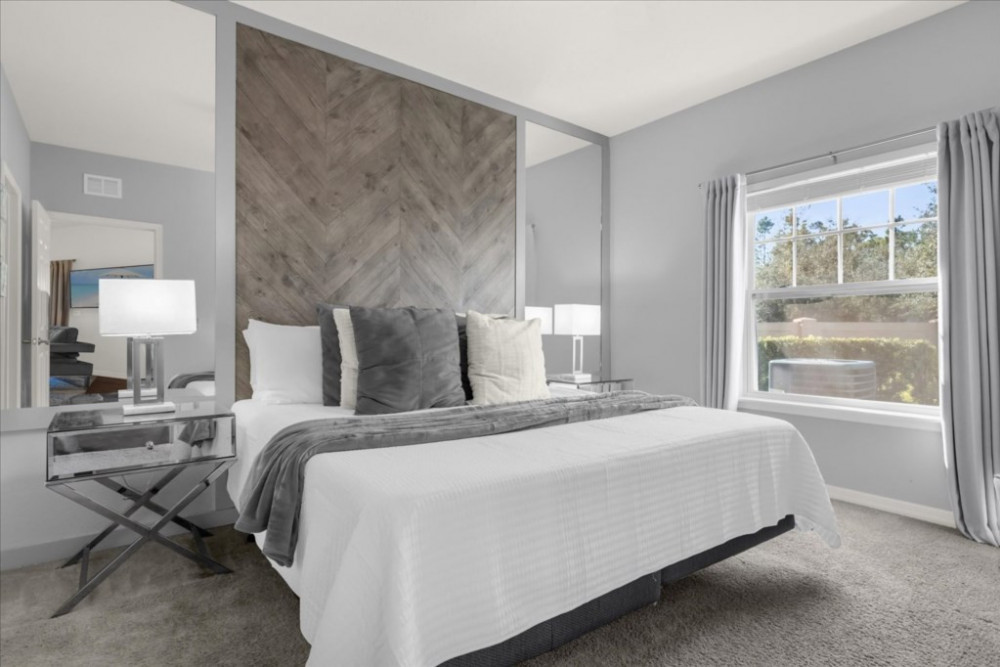 West Lucaya Village 6