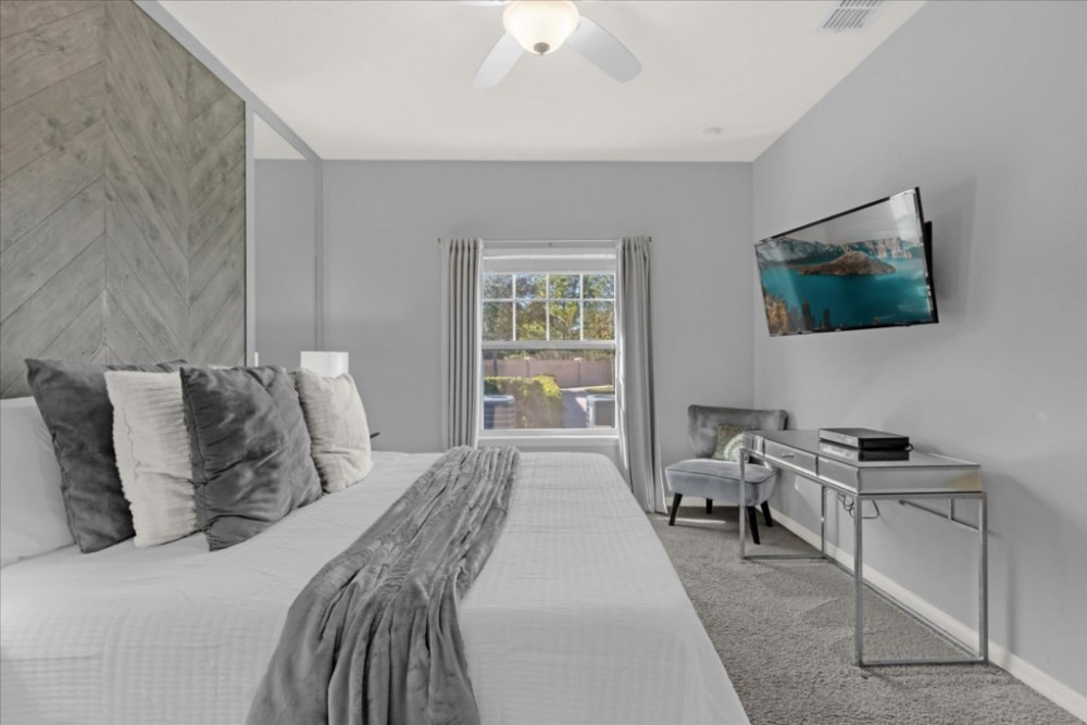 West Lucaya Village 6