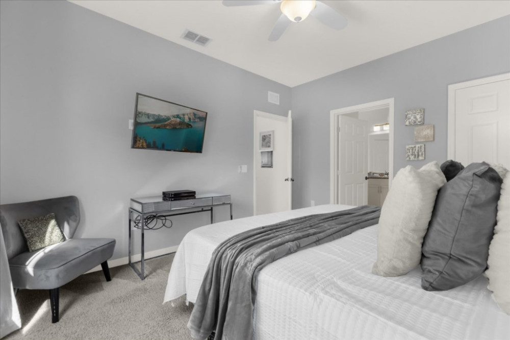 West Lucaya Village 6