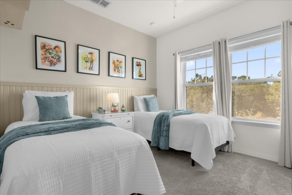 West Lucaya Village 6