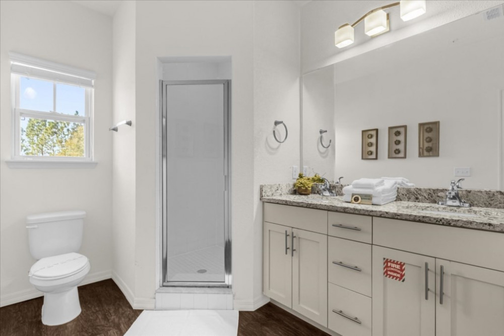 West Lucaya Village 6