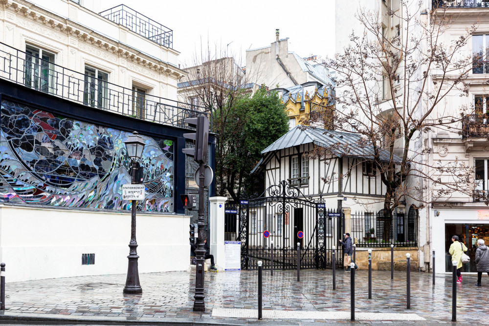 Classical Features in the 9th