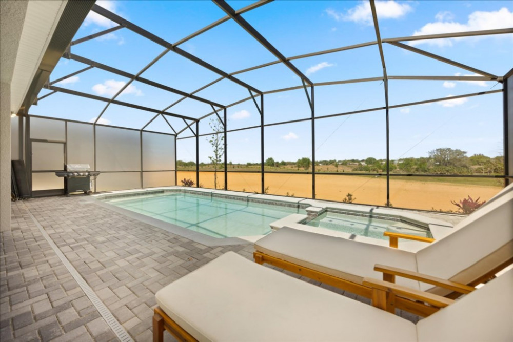 Windsor Cay 66