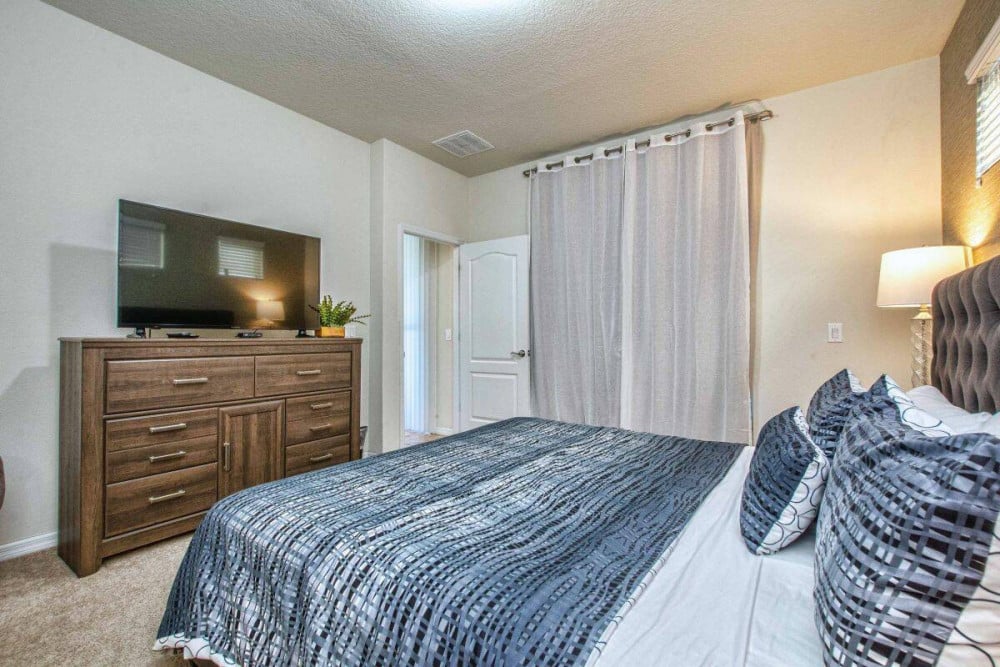 Windsor at Westside 800