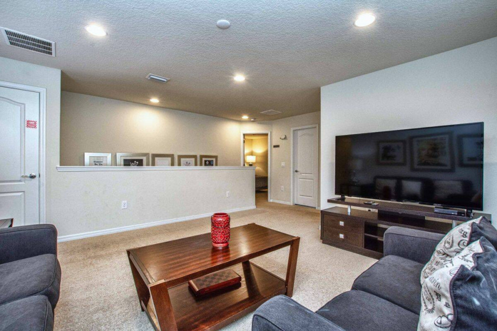 Windsor at Westside 800