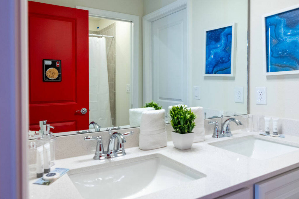 Windsor Cay 43