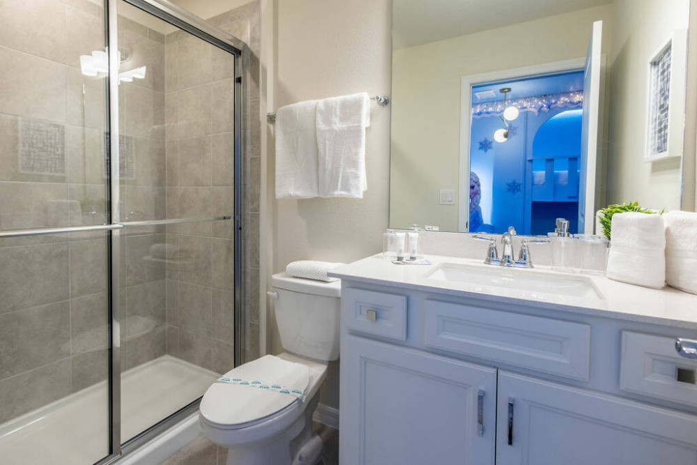 Windsor Cay 43