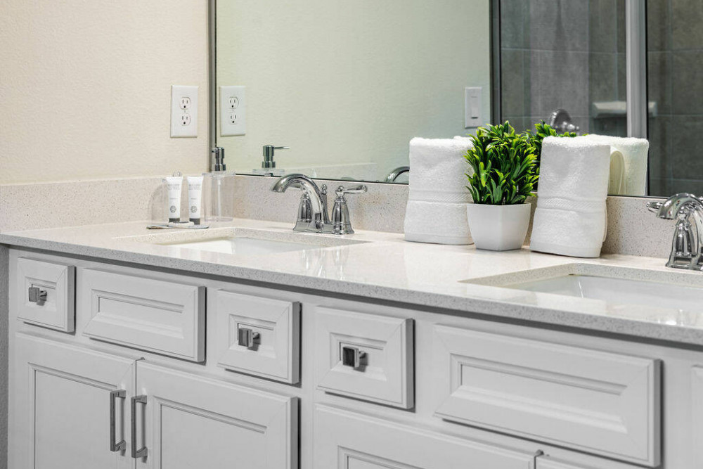 Windsor Cay 43