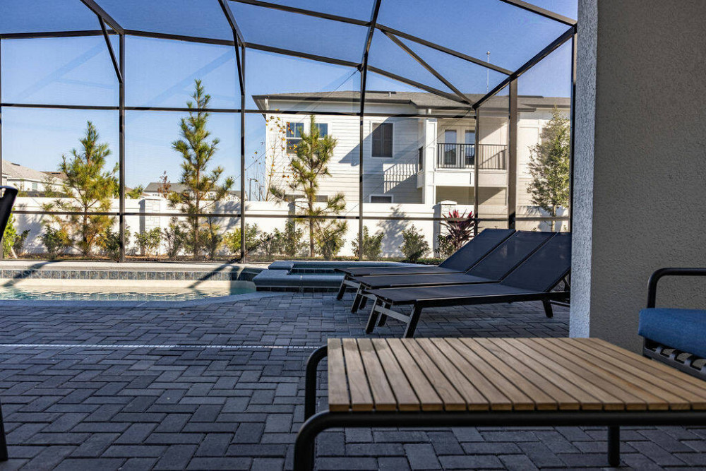 Windsor Cay 43