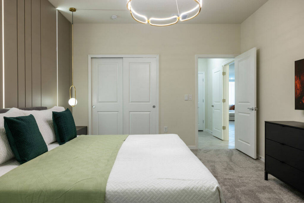 Windsor Cay 43