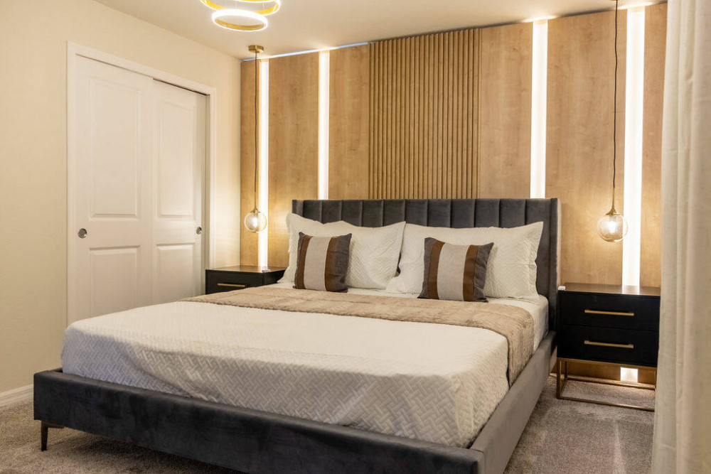 Windsor Cay 43