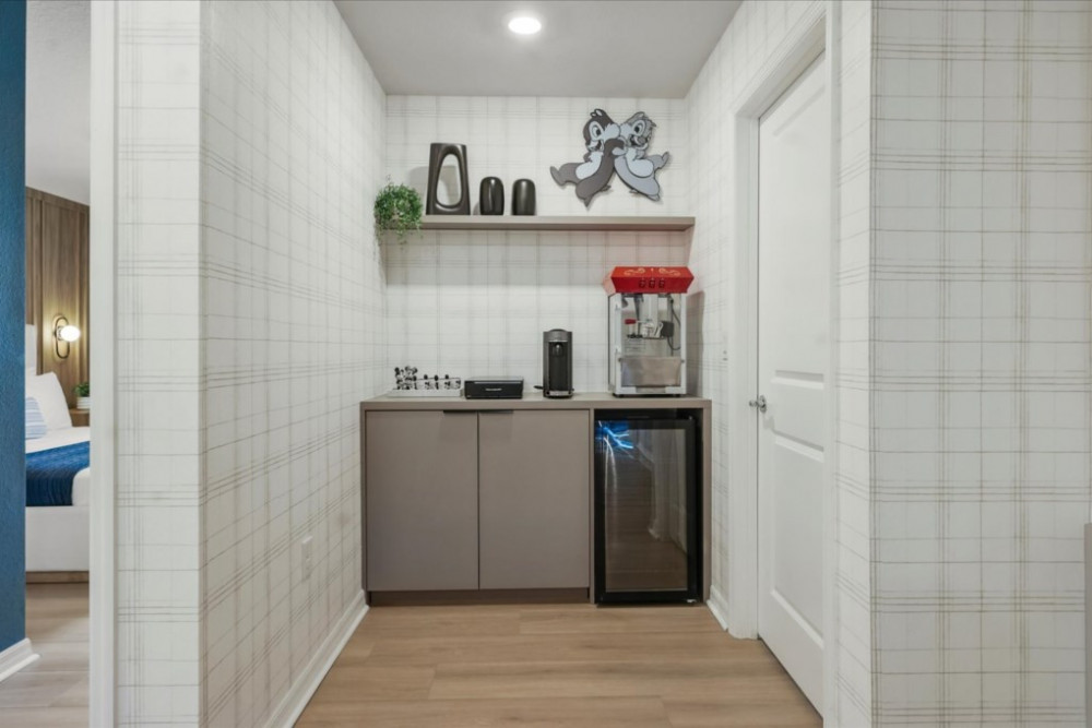 Windsor Cay 63