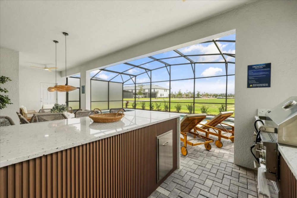Windsor Cay 63