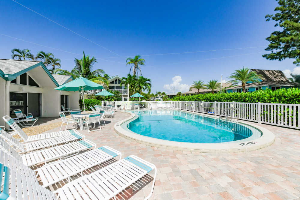 Holmes Beach 349