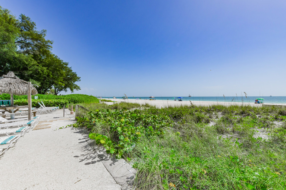 Holmes Beach 349