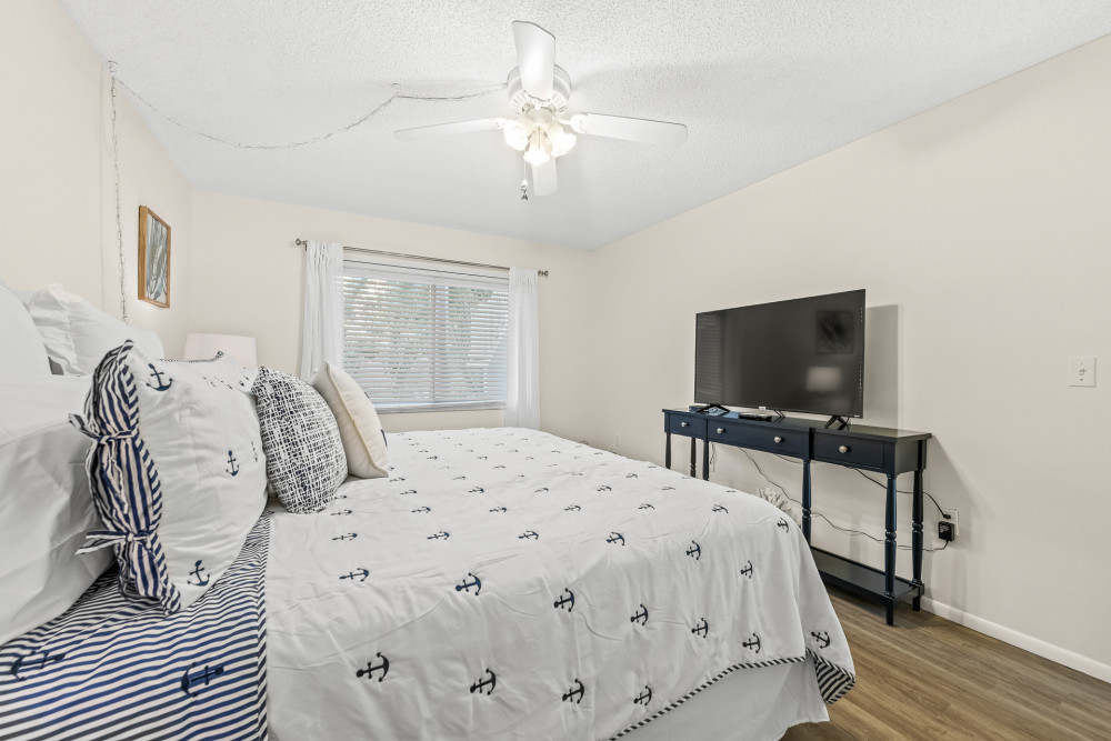 Holmes Beach 349