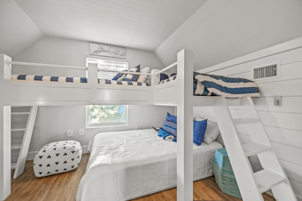 Holmes Beach 257