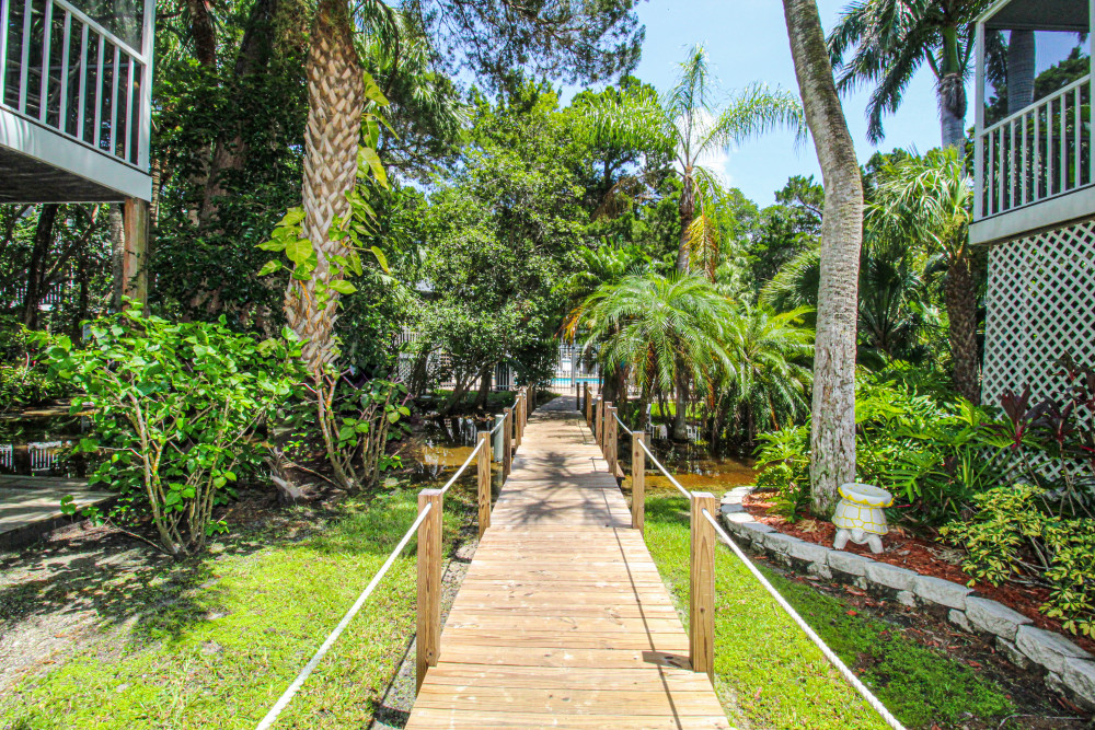 Holmes Beach 257