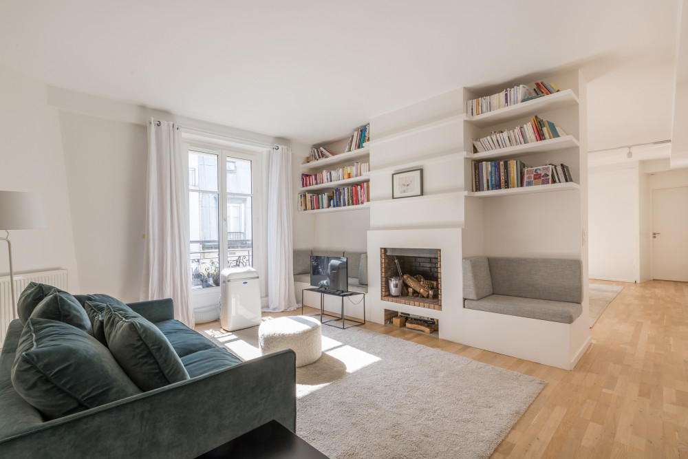 Crisp Whites in the 16th