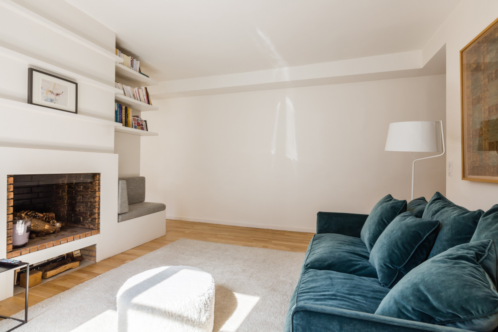 Crisp Whites in the 16th